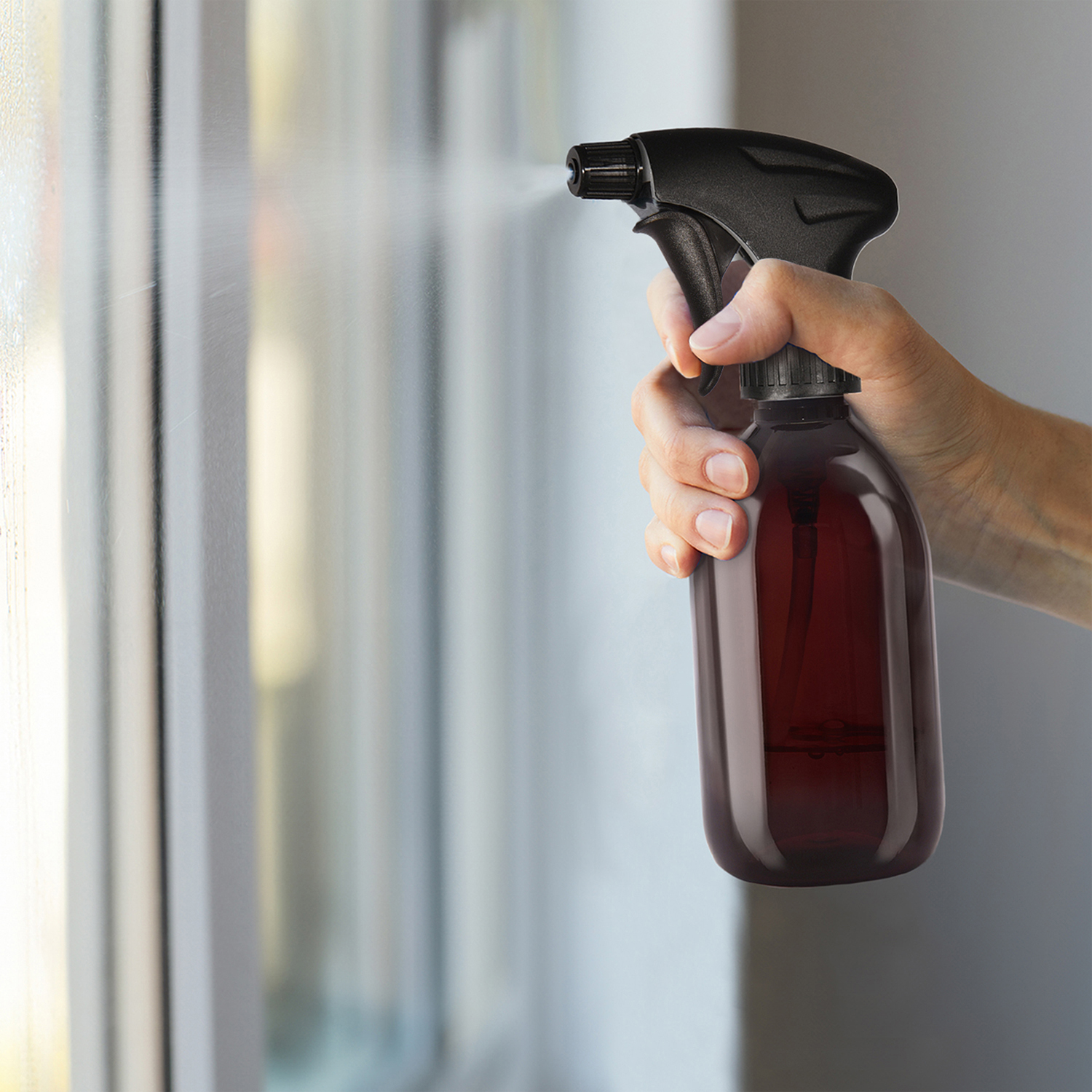 4 x 300ml Sprühflaschen aus Kunststoff braun
