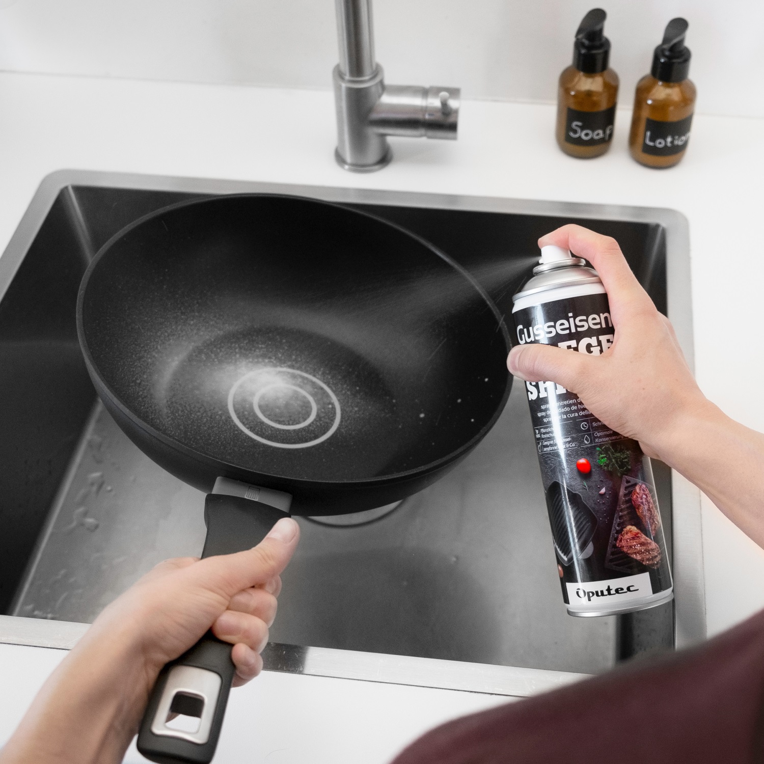 Gusseisenpflegespray_WOK_Mood_1500 3 x 500ml Gusseisen-Pflegespray - Schutz & Pflege für Gusseisen