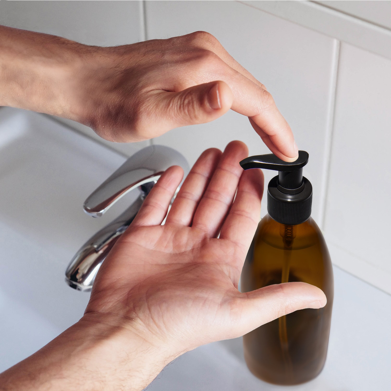 3 x 500ml Seifenspender aus Braunglas