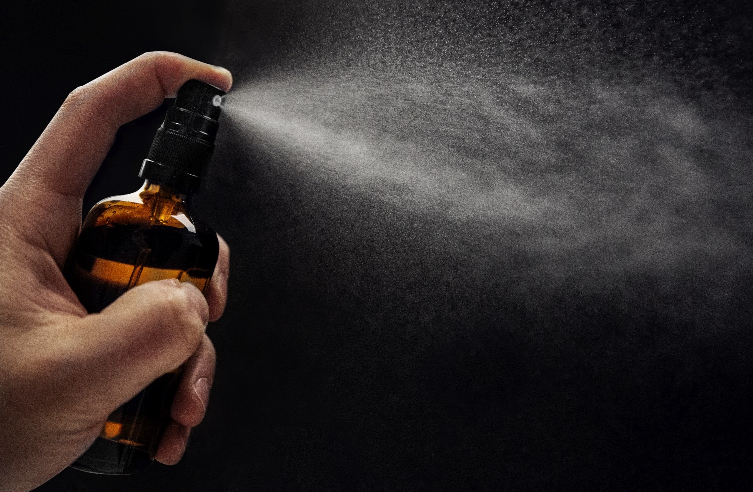 Zerstaeuber_Braunglas_mood_1500 10x 50ml Sprühflasche aus Braunglas mit schwarzem Sprühaufsatz, inkl. Etiketten